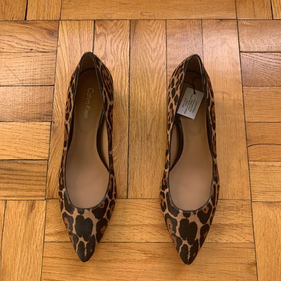 (NEW) Calvin Klein Genovea Leopard Pony flat pumps Size 6.5 - Picture 3 of 7